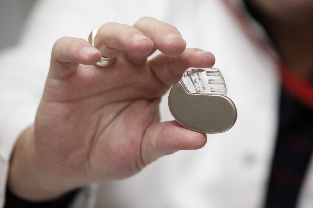 Automatic Internal Cardiac Defibrillator Implant